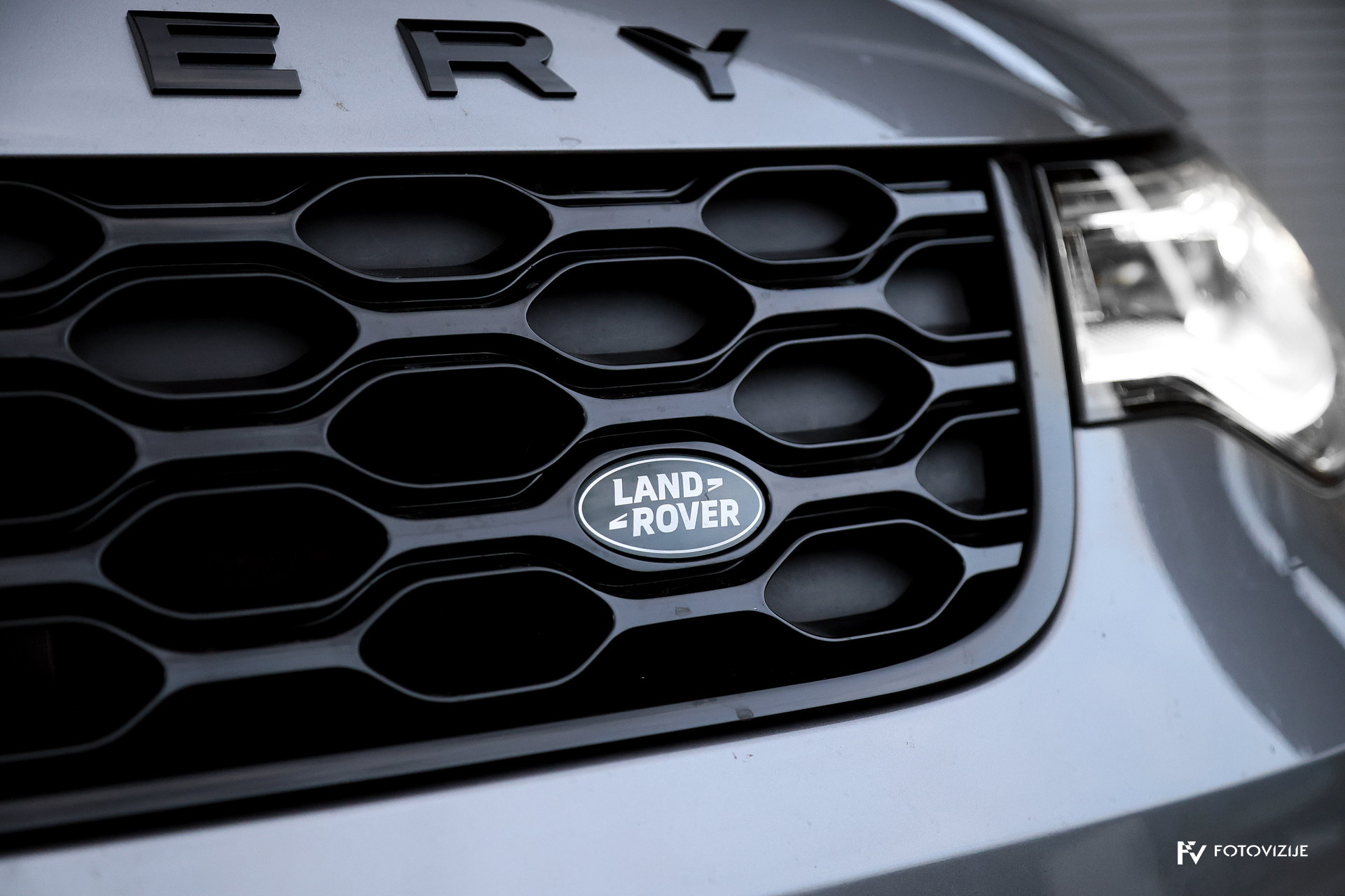 Land Rover logo