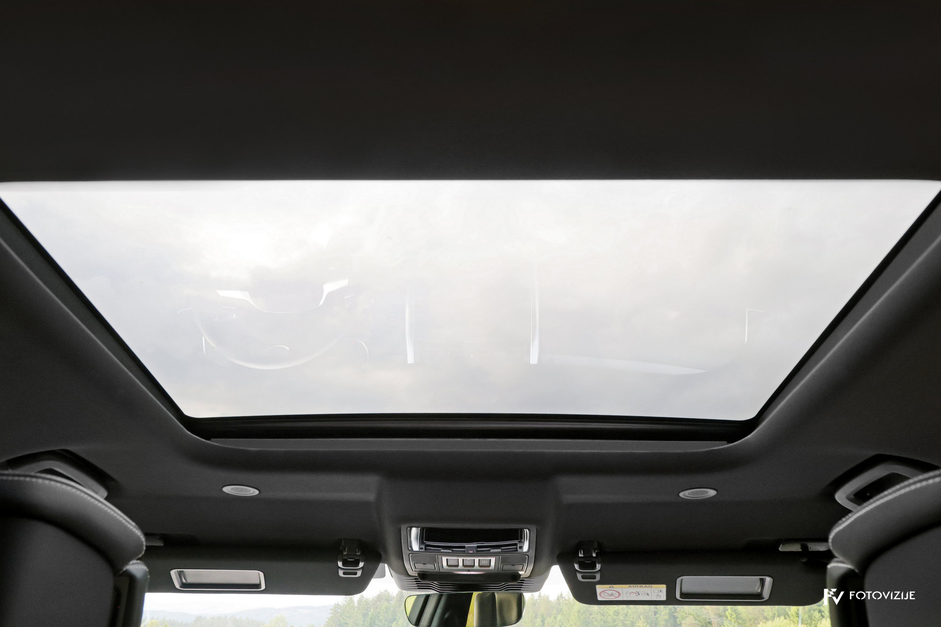 Land Rover Discovery HSE sunroof
