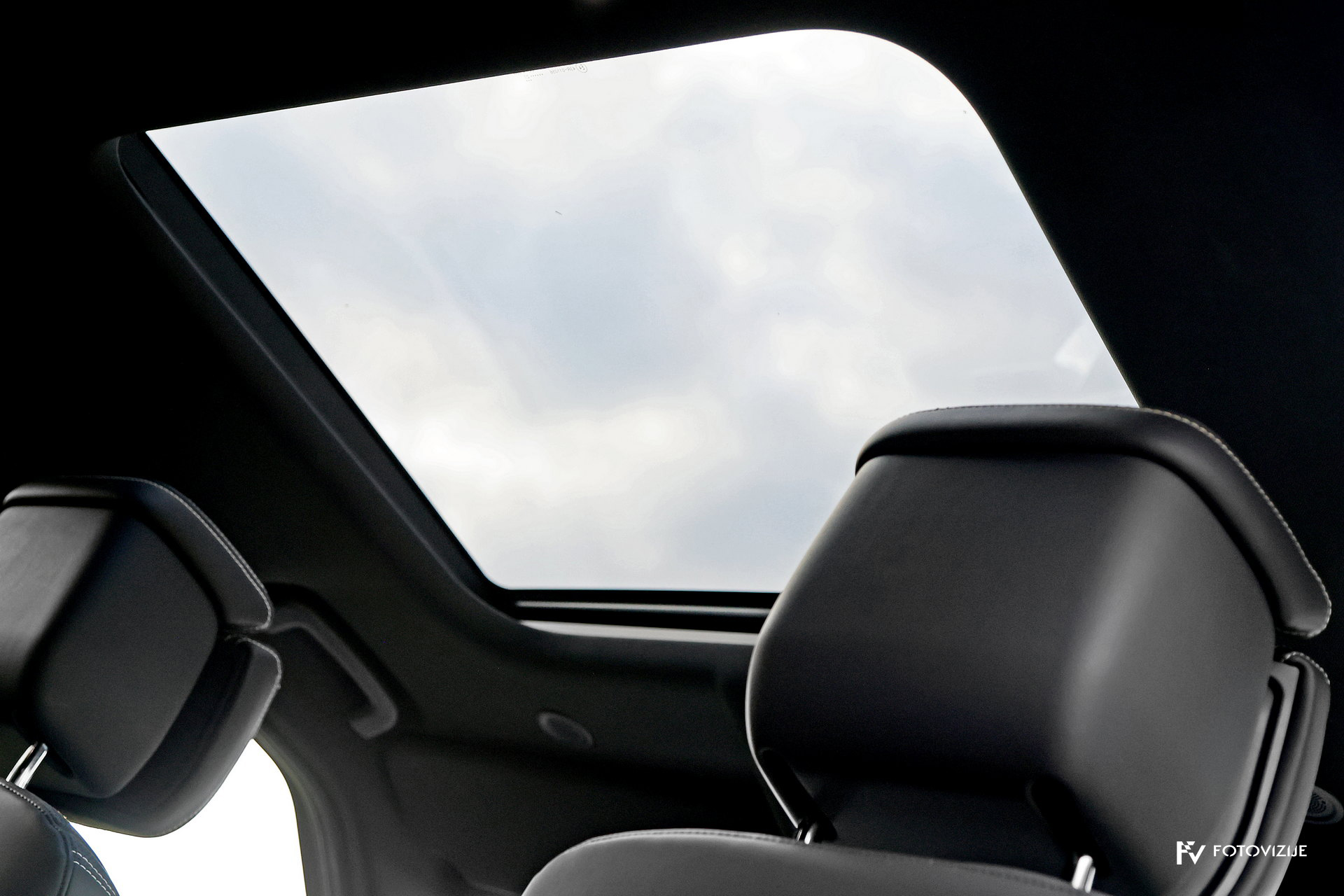 Land Rover Discovery HSE sunroof