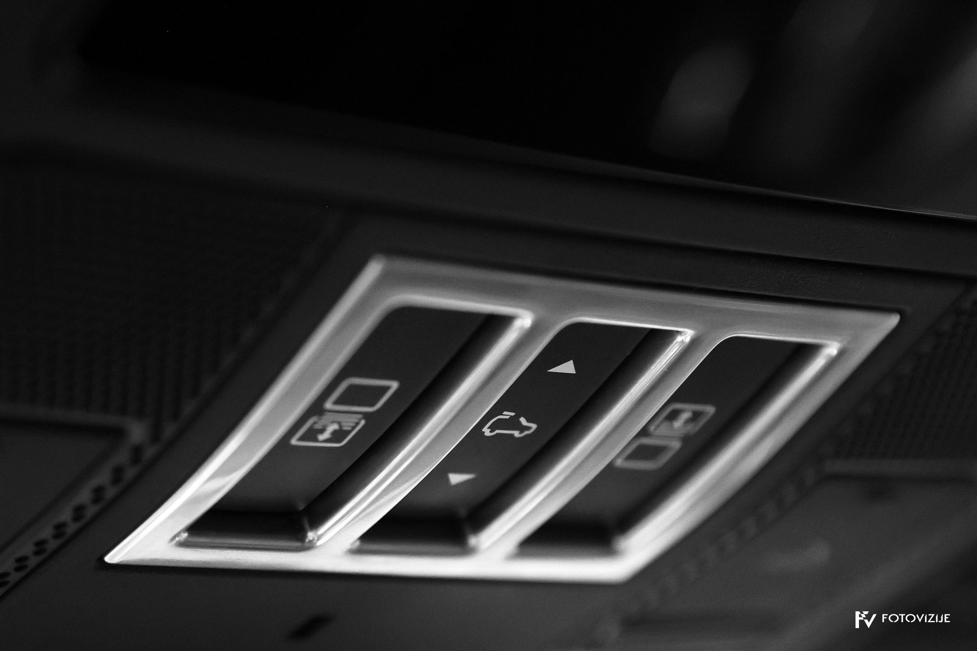 Land Rover Discovery HSE sunroof