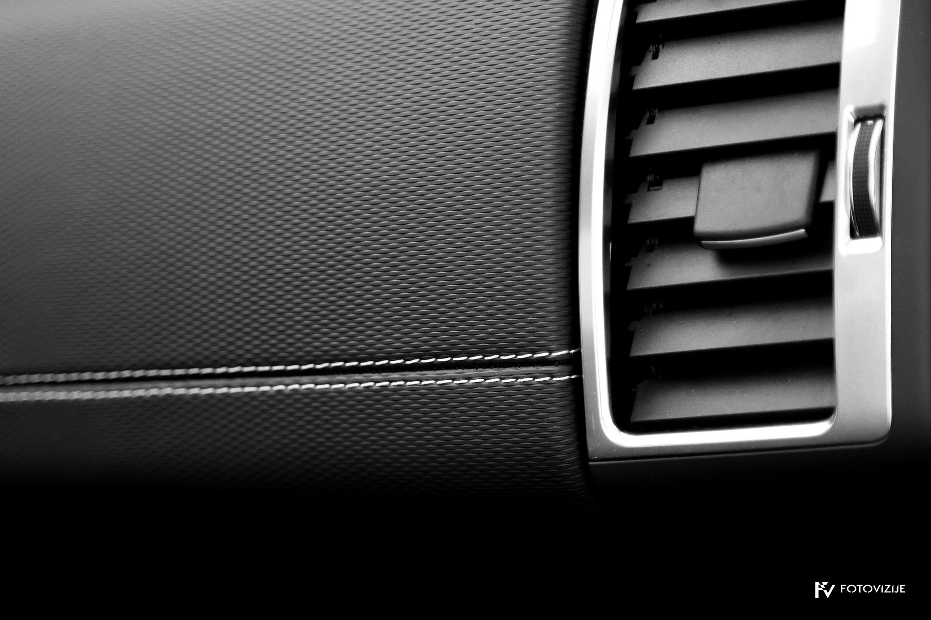 Land Rover Discovery HSE detail