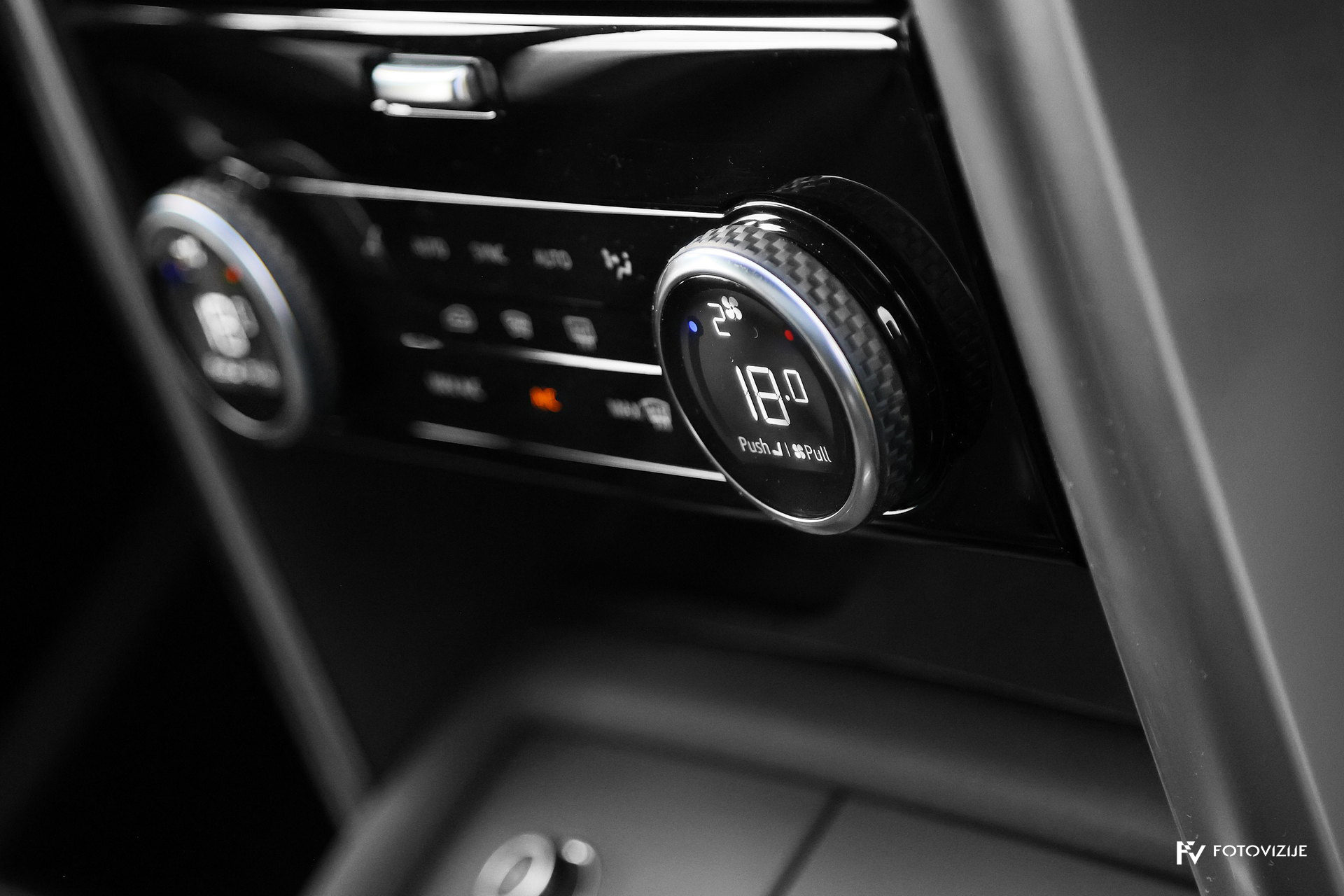 Land Rover Discovery HSE climate system