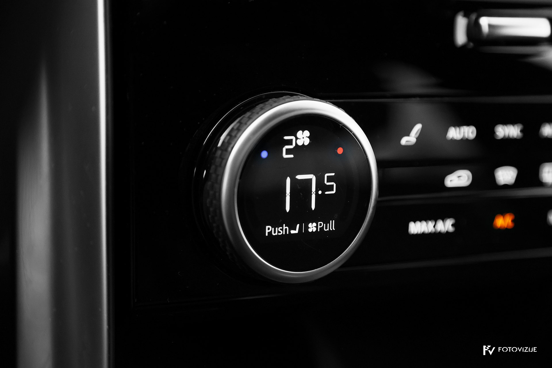 Land Rover Discovery HSE climate system
