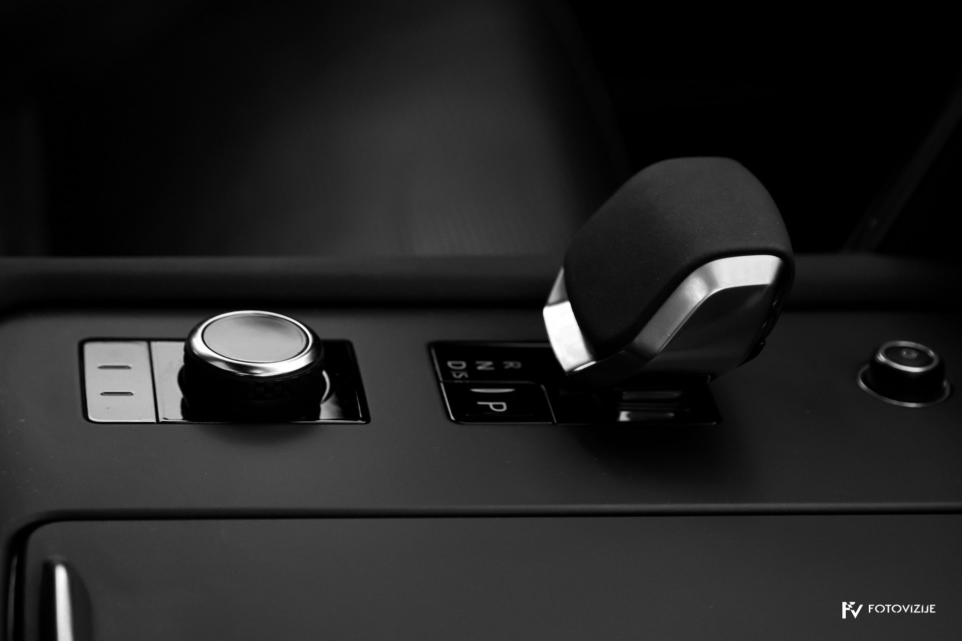 Land Rover Discovery HSE gear lever