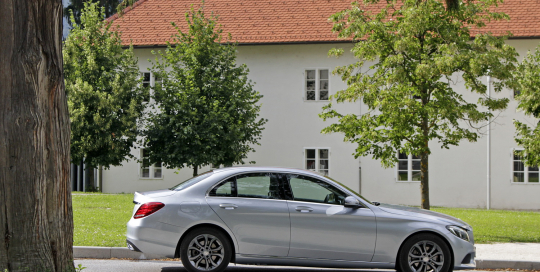 Mercedes-Benz C-razred 220d limuzina - zunanjost