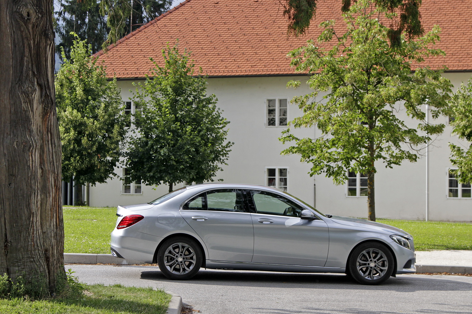 Mercedes-Benz C-razred 220d limuzina - zunanjost